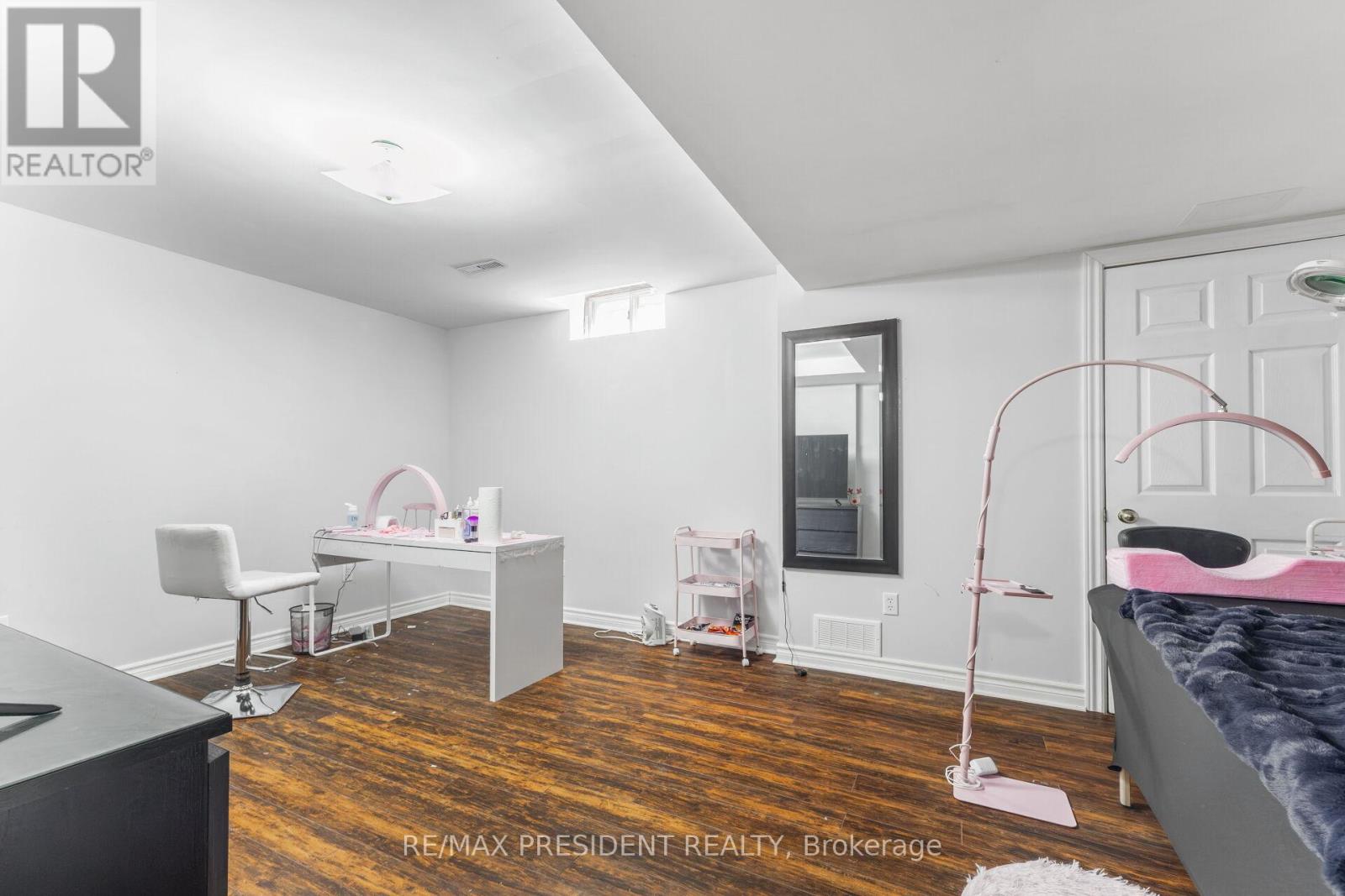14 SAMUEL CRESCENT - 42