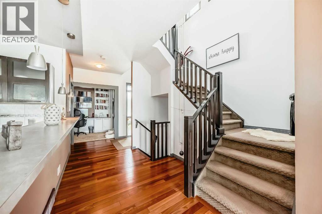 Single Family House for Sale in  Tuscany Ravine Close NW Tuscany Calgary 