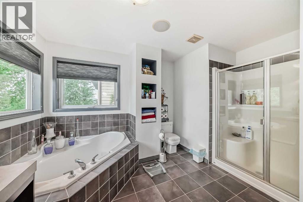 Single Family House for Sale in  Tuscany Ravine Close NW Tuscany Calgary 