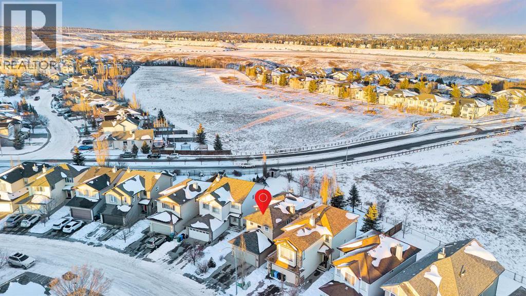 Single Family House for Sale in  Tuscany Ravine Close NW Tuscany Calgary 