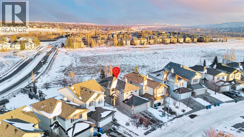 Single Family House for Sale in  Tuscany Ravine Close NW Tuscany Calgary 