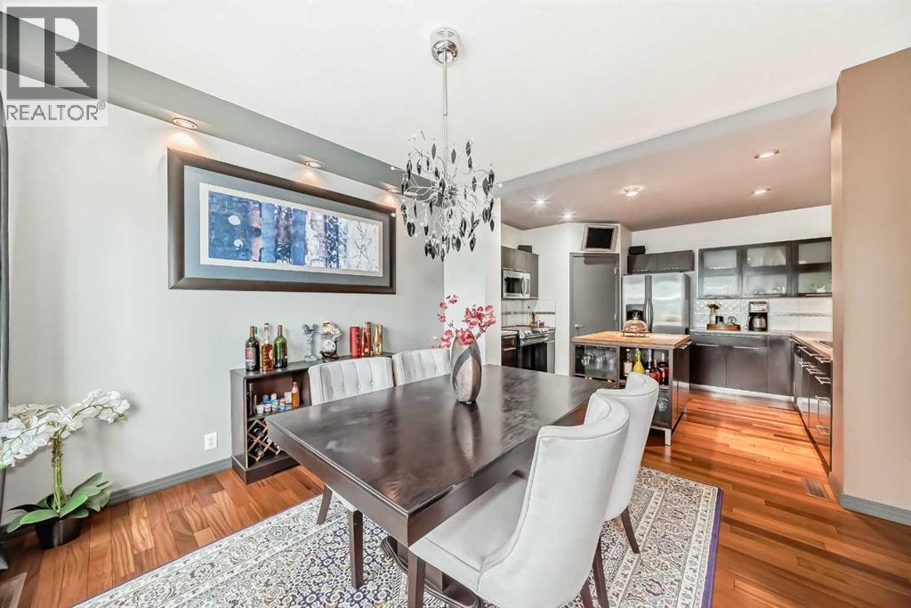 Single Family House for Sale in  Tuscany Ravine Close NW Tuscany Calgary 