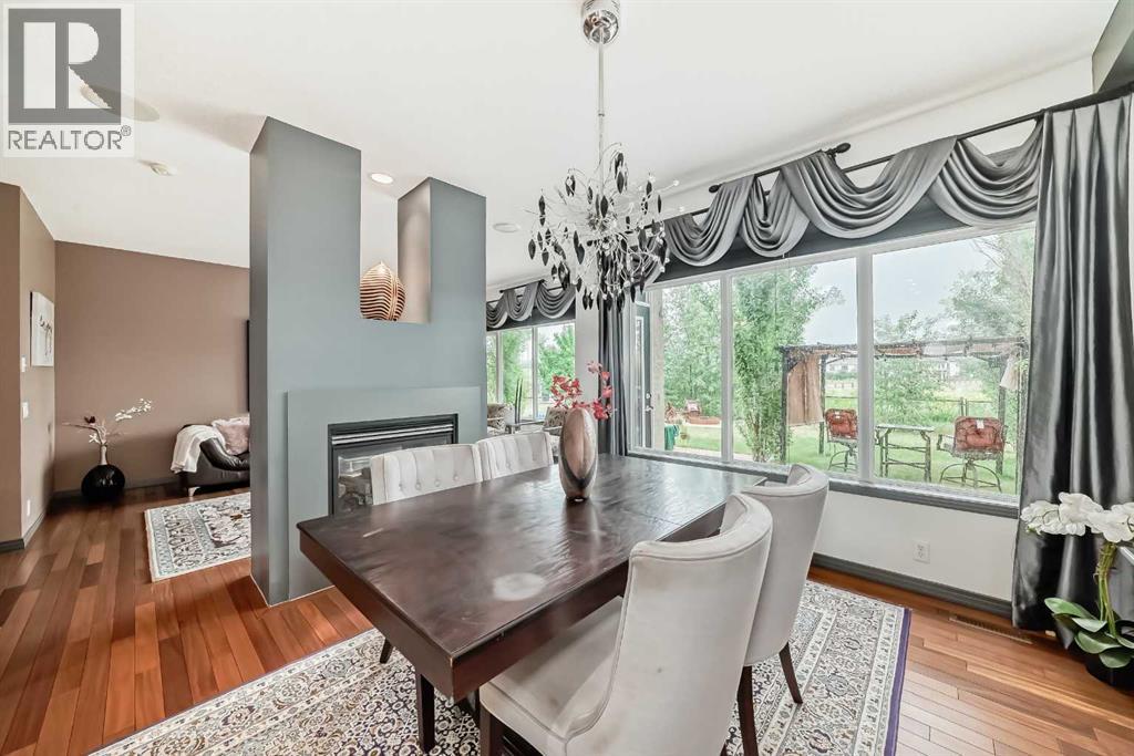 Single Family House for Sale in  Tuscany Ravine Close NW Tuscany Calgary 