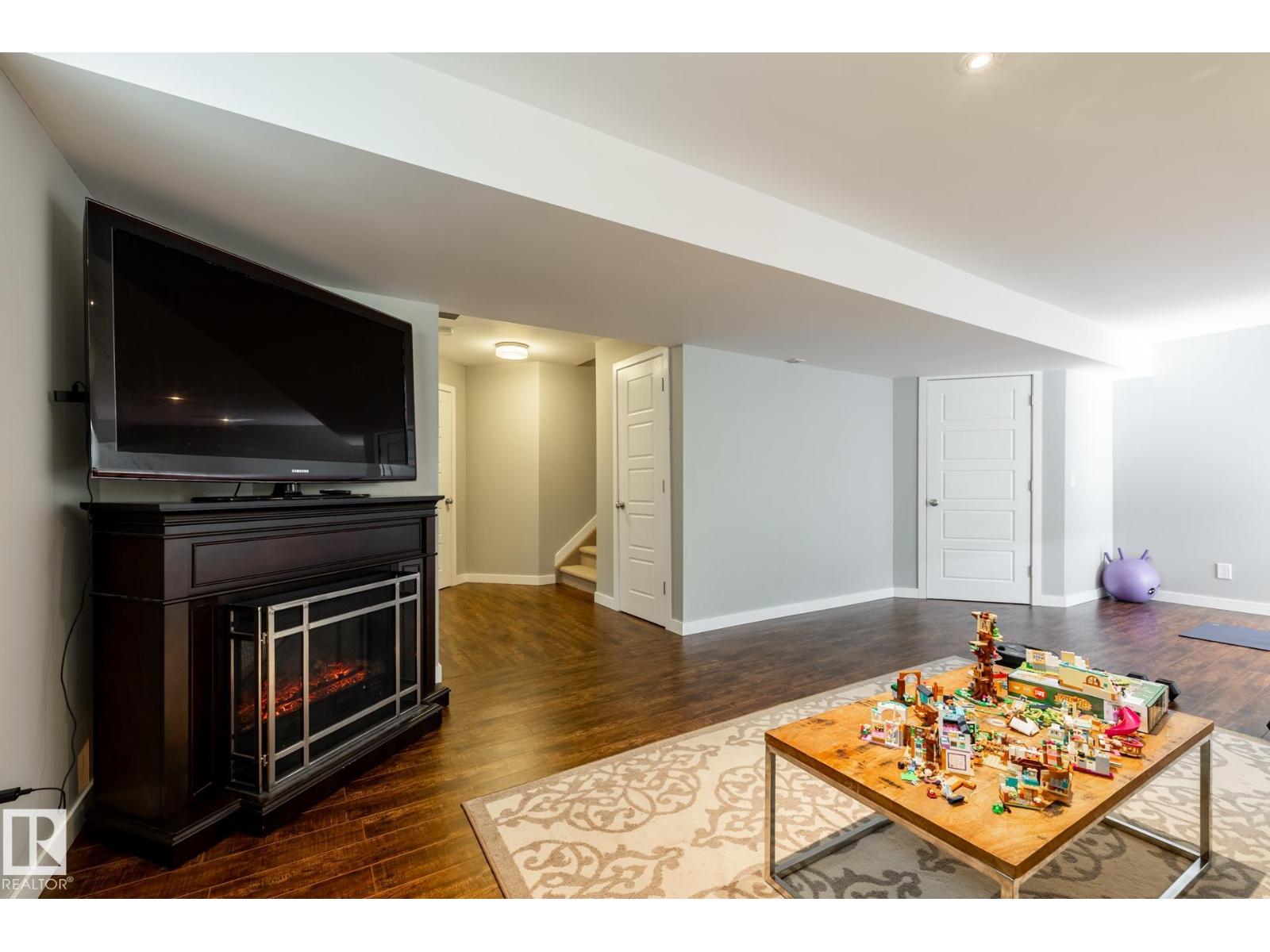 7817 ELLESMERE LI, Sherwood Park