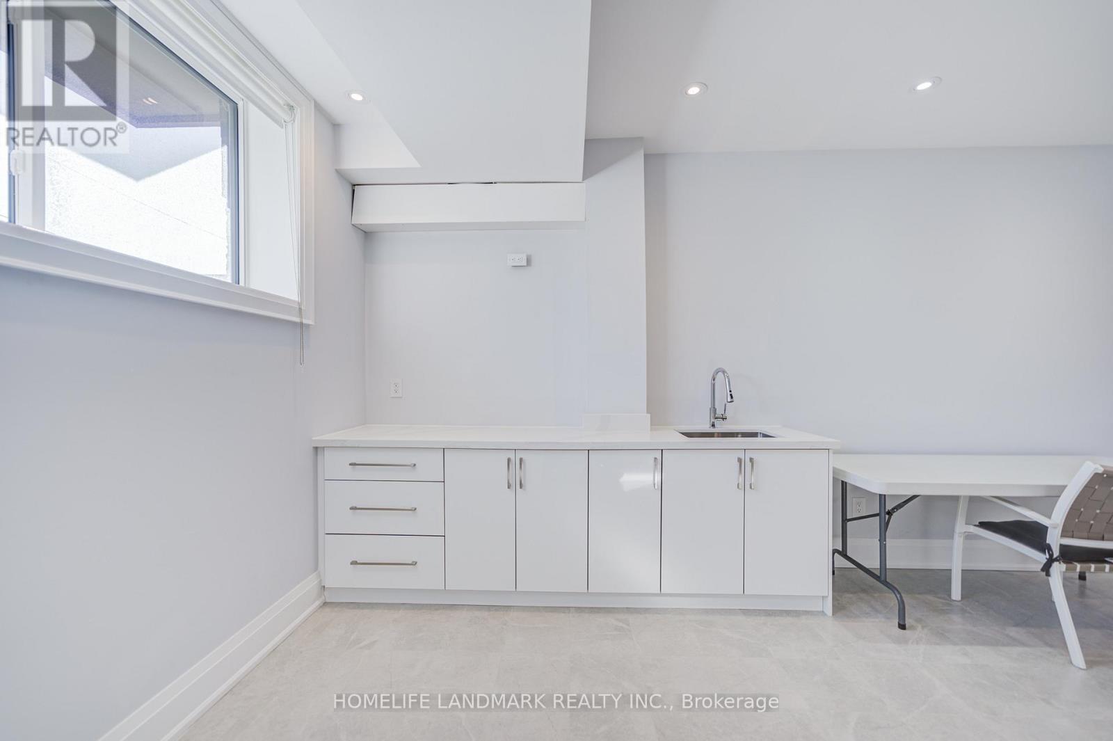 53 SAUGEEN CRESCENT - 39