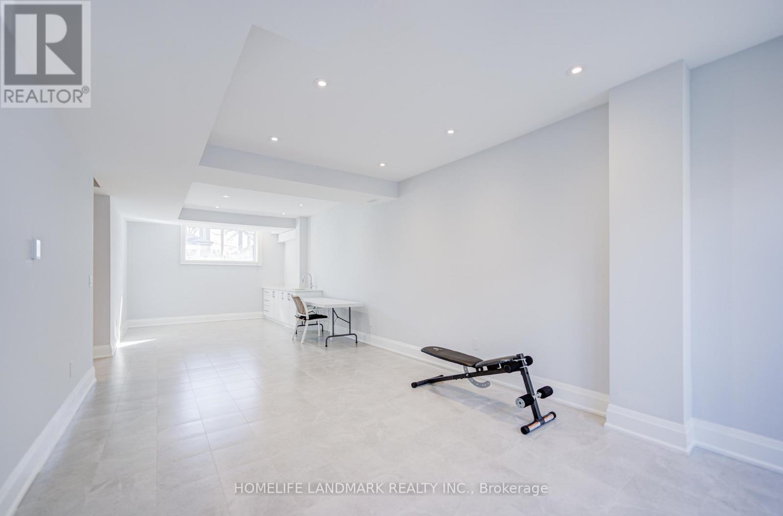 53 SAUGEEN CRESCENT - 40