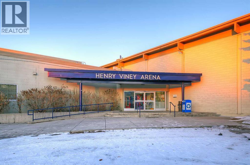 Single Family House for Sale in   Avenue NE Renfrew Calgary 