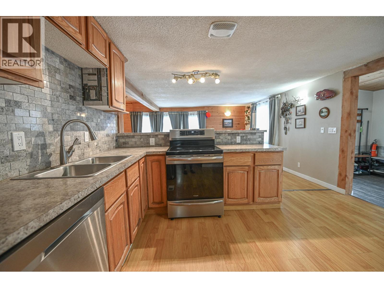 4981 SPRUCE AVENUE - 25