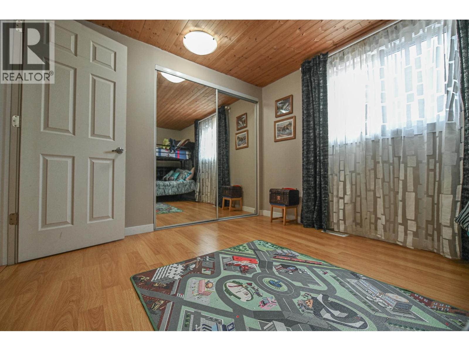 4981 SPRUCE AVENUE - 35