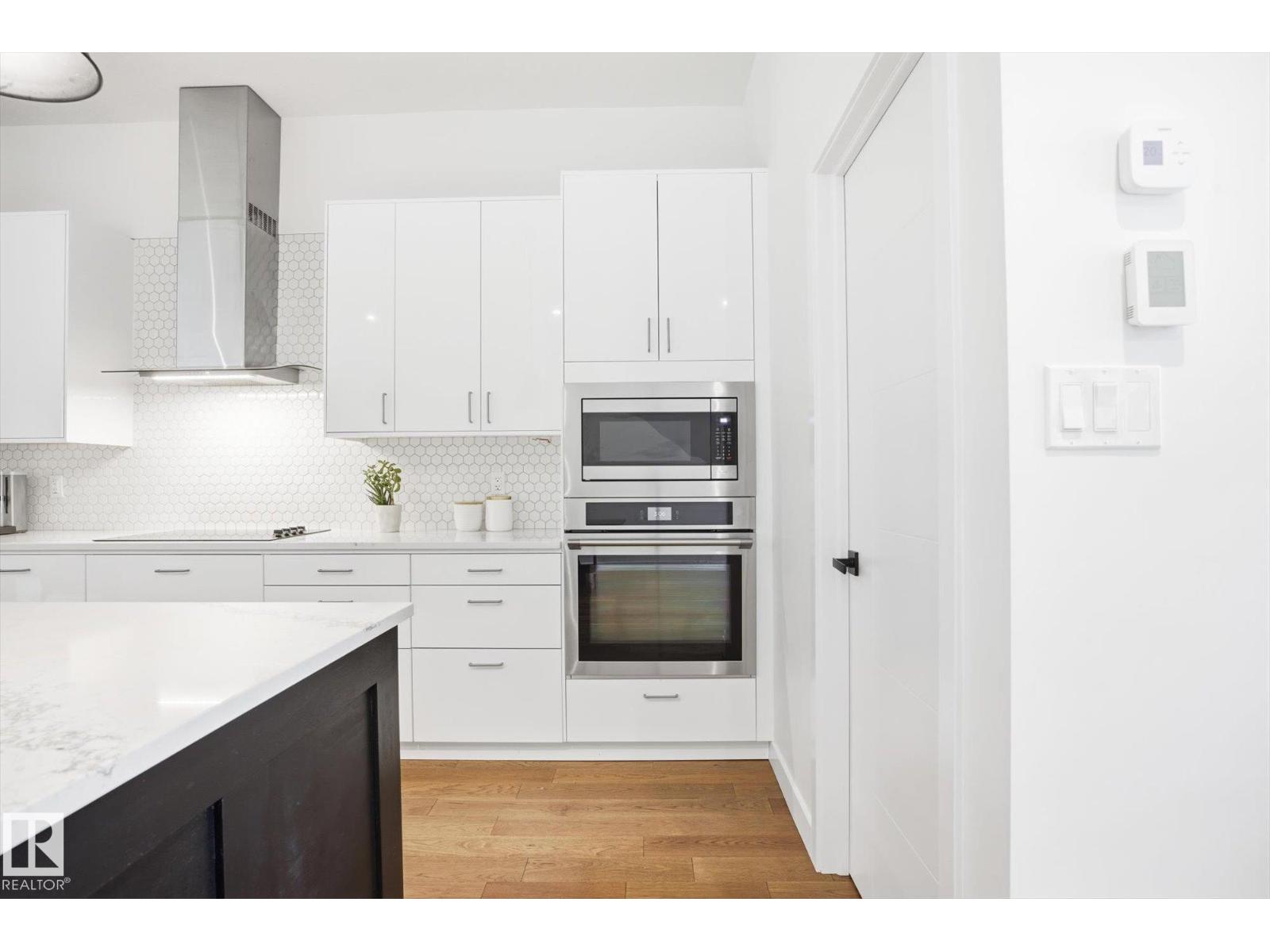 9821 85 AV NW, Edmonton