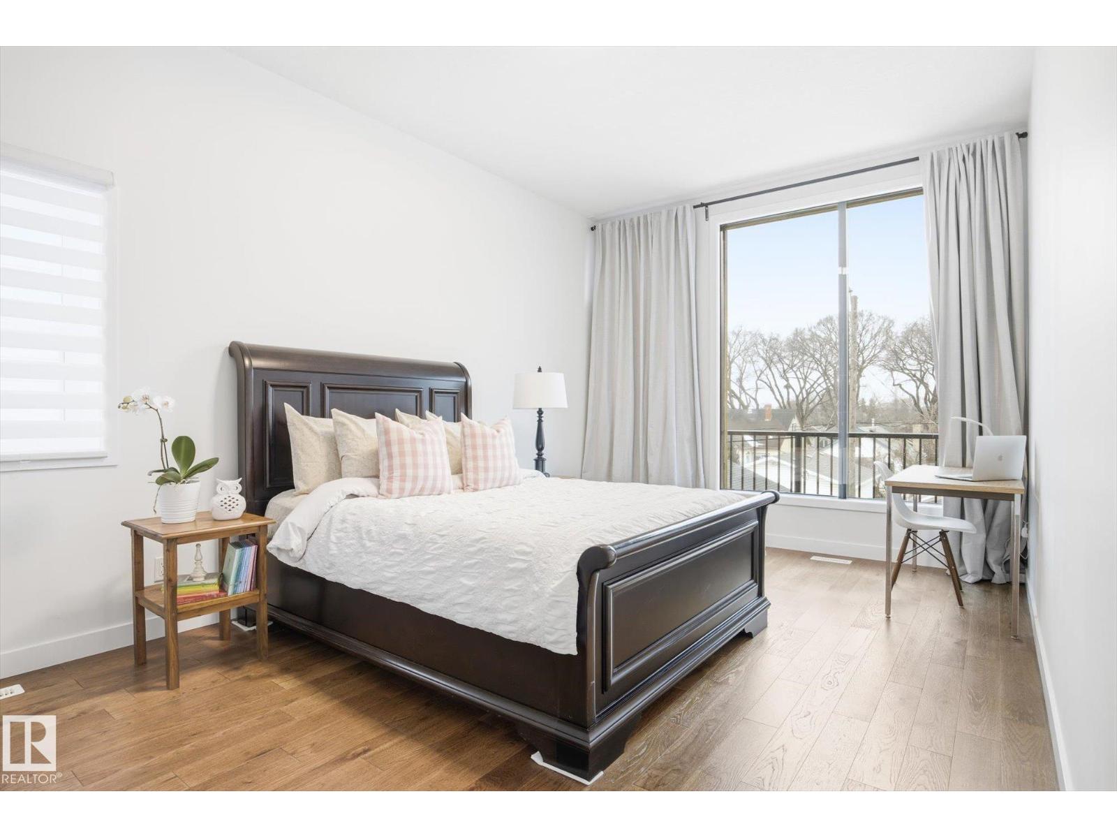 9821 85 AV NW, Edmonton