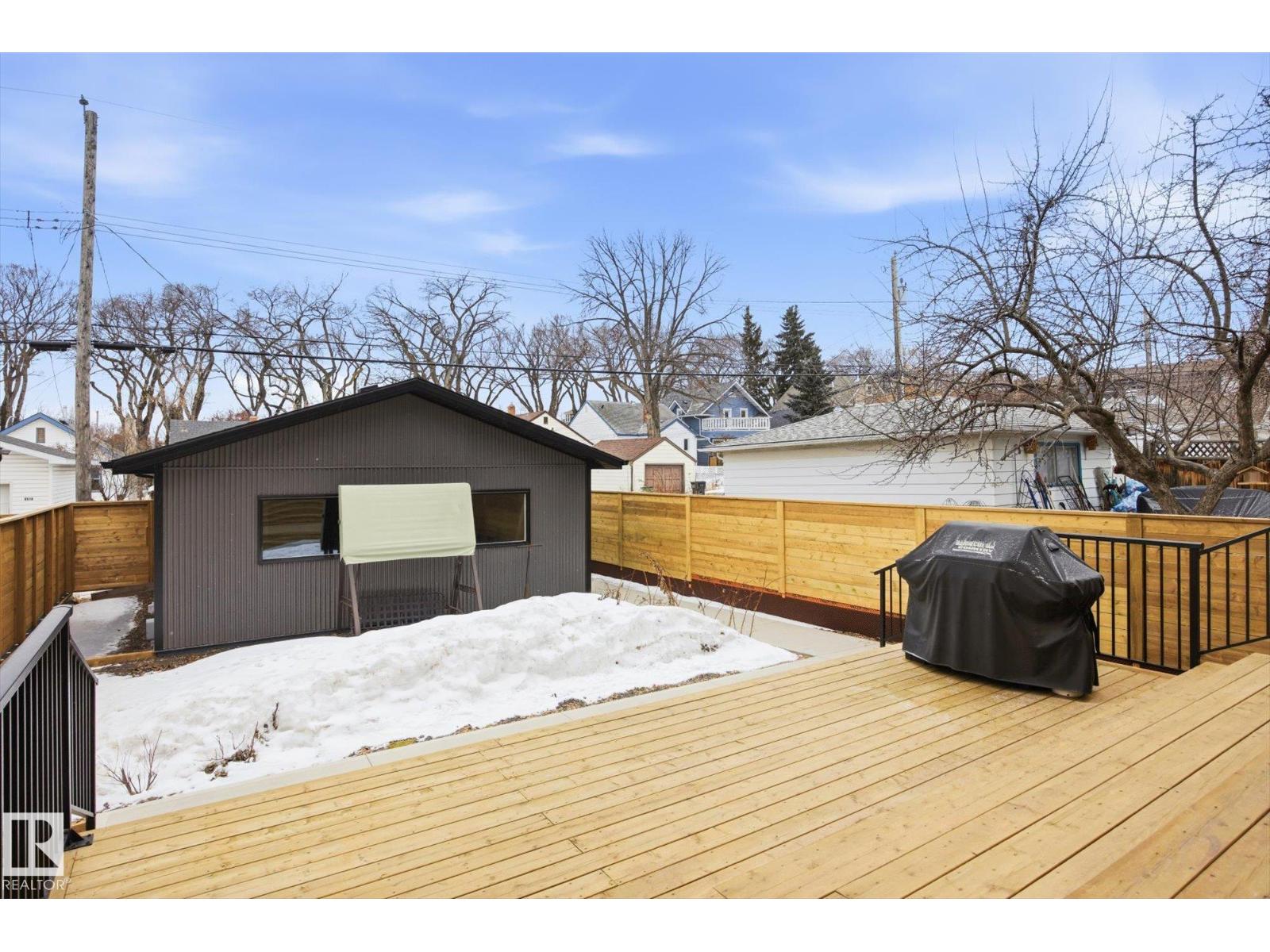 9821 85 AV NW, Edmonton