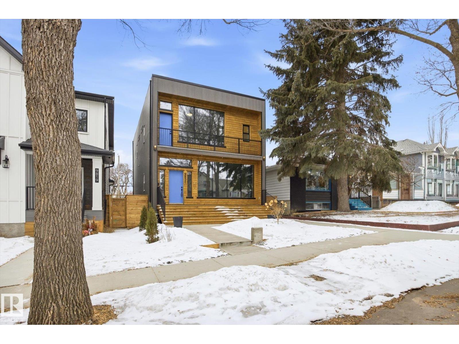 9821 85 AV NW, Edmonton