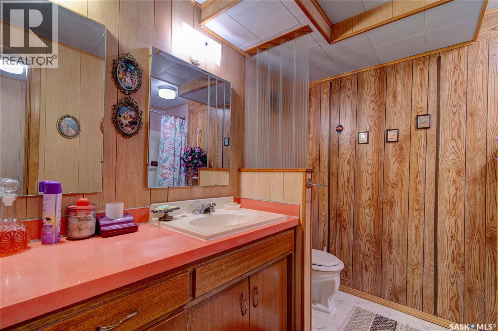 Single Family House Bungalow for Sale in  nd AVENUE Regina 