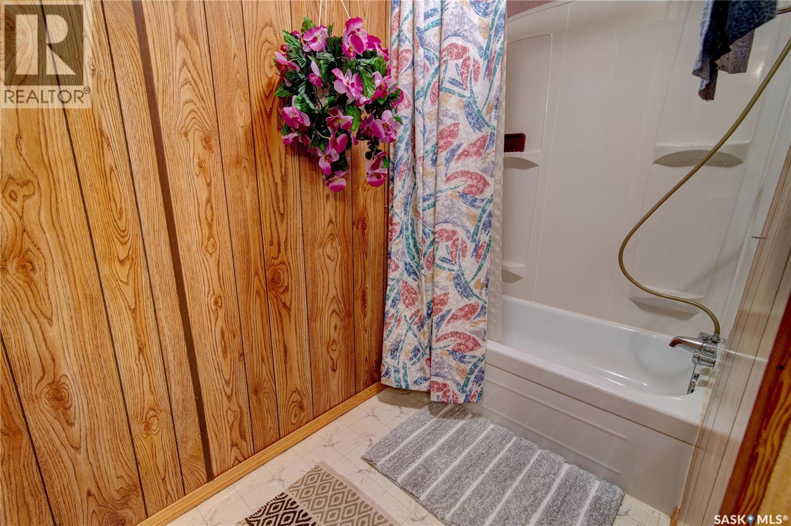 Single Family House Bungalow for Sale in  nd AVENUE Regina 