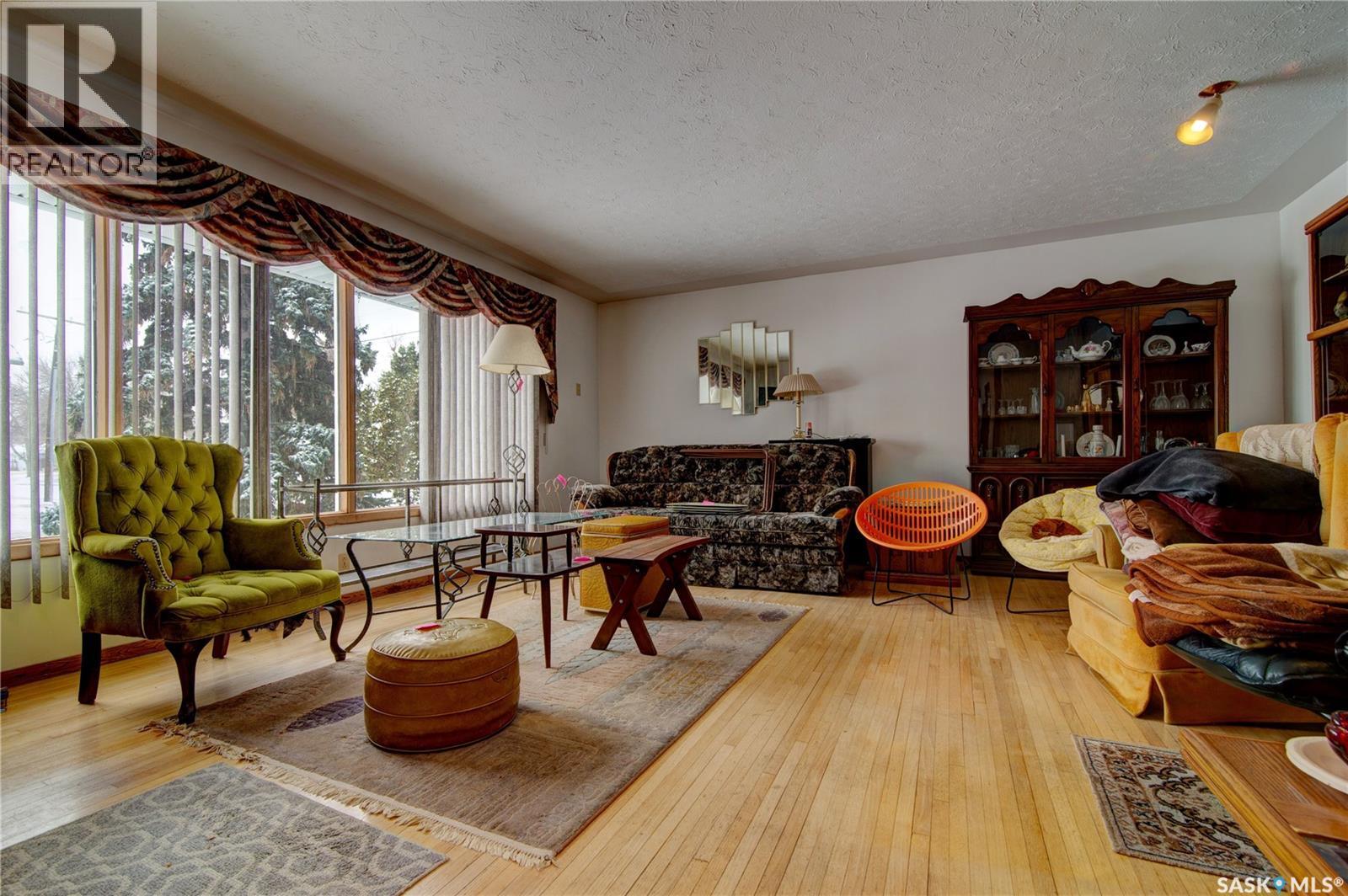 Single Family House Bungalow for Sale in  nd AVENUE Regina 