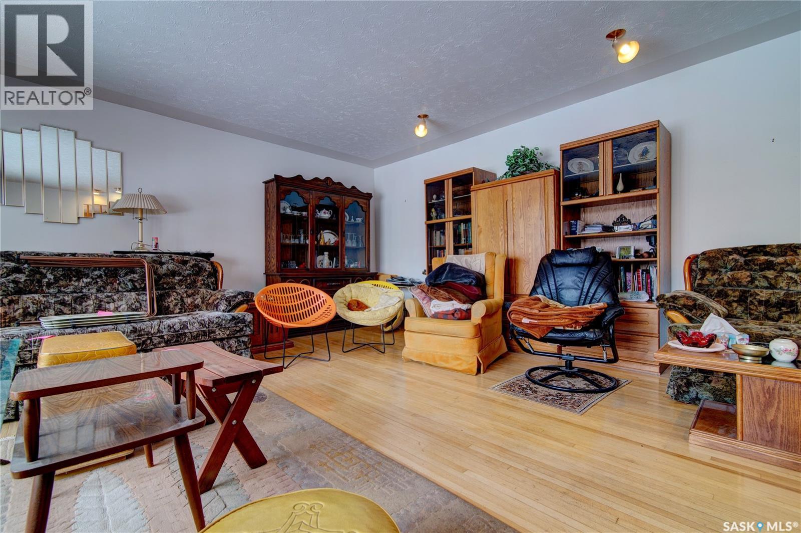 Single Family House Bungalow for Sale in  nd AVENUE Regina 