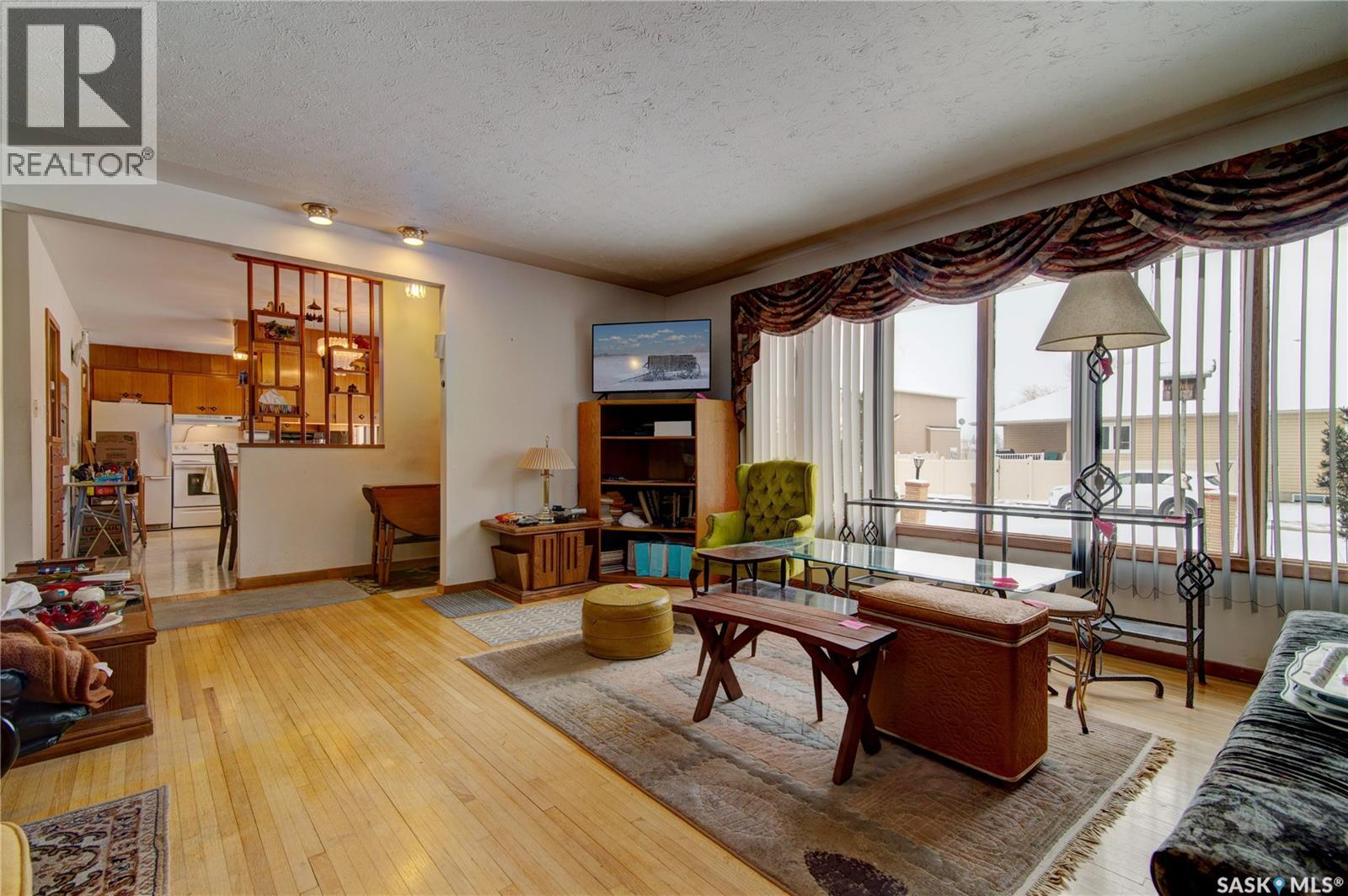 Single Family House Bungalow for Sale in  nd AVENUE Regina 