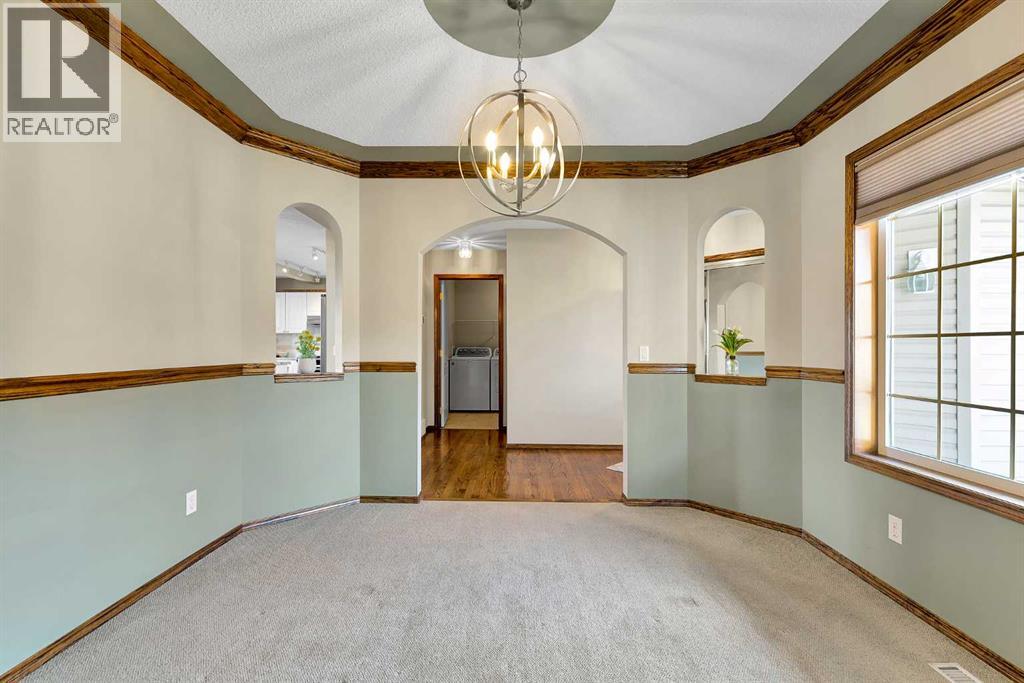 Single Family House for Sale in  Edgebrook Park NW Edgemont Calgary 