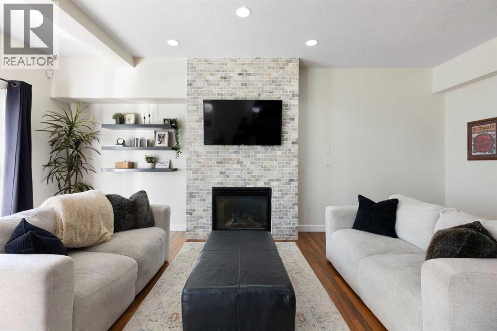 Single Family House for Sale in    Street NE Renfrew Calgary 