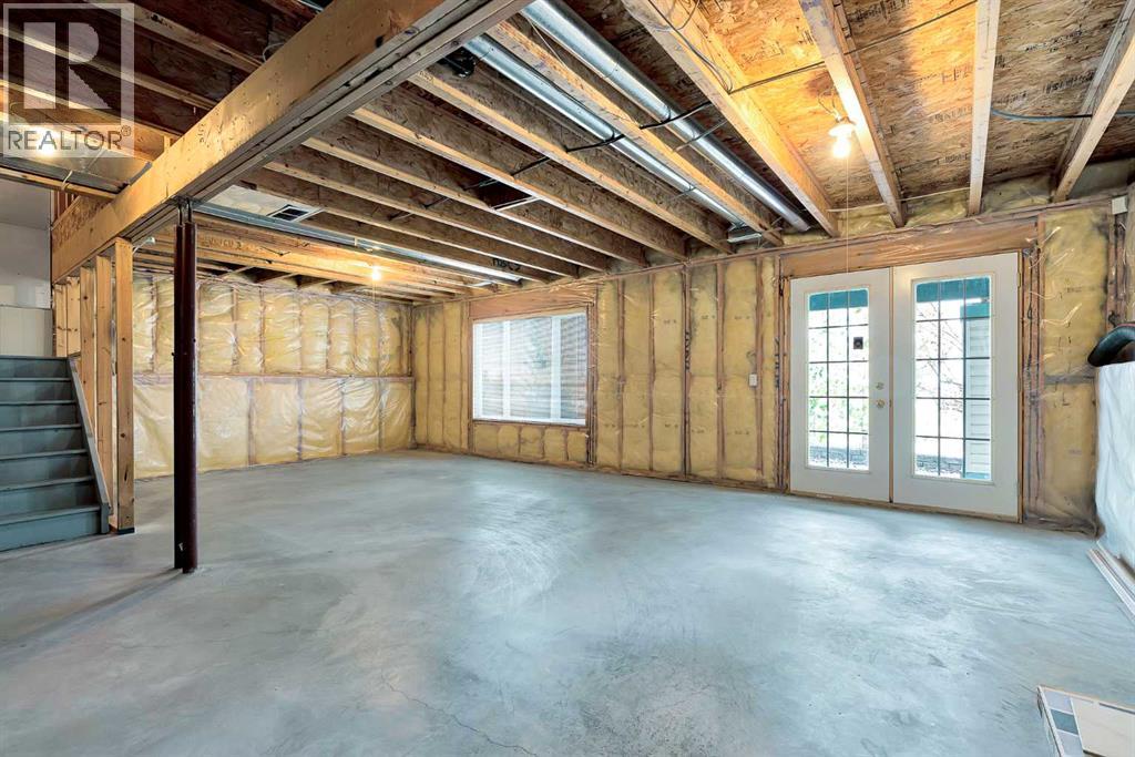 Single Family House for Sale in  Edgebrook Park NW Edgemont Calgary 