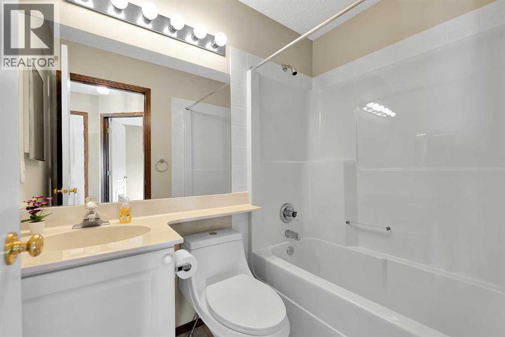 Single Family House for Sale in  Edgebrook Park NW Edgemont Calgary 