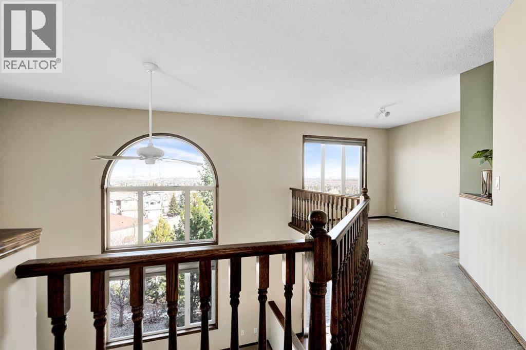 Single Family House for Sale in  Edgebrook Park NW Edgemont Calgary 