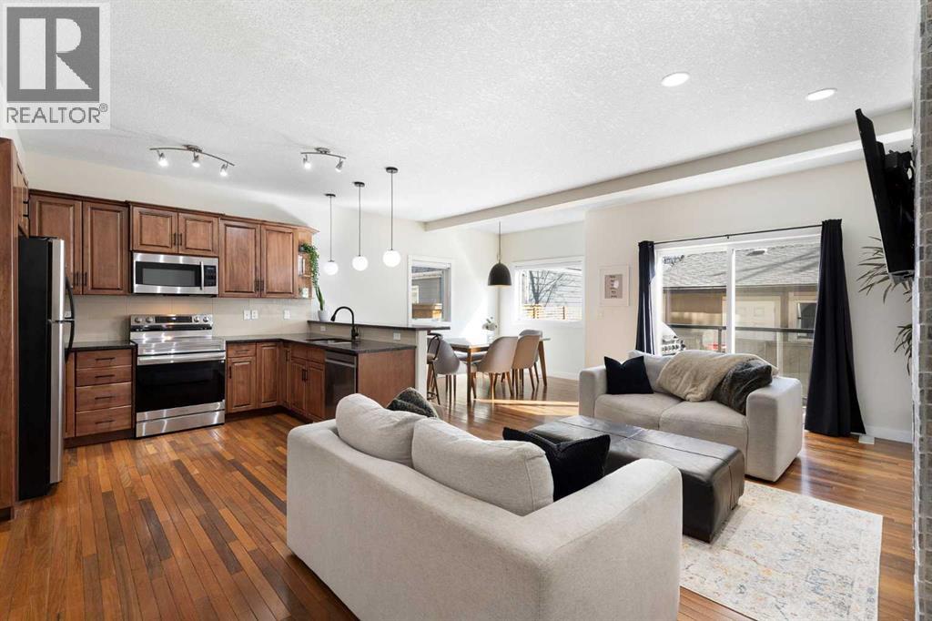 Single Family House for Sale in    Street NE Renfrew Calgary 