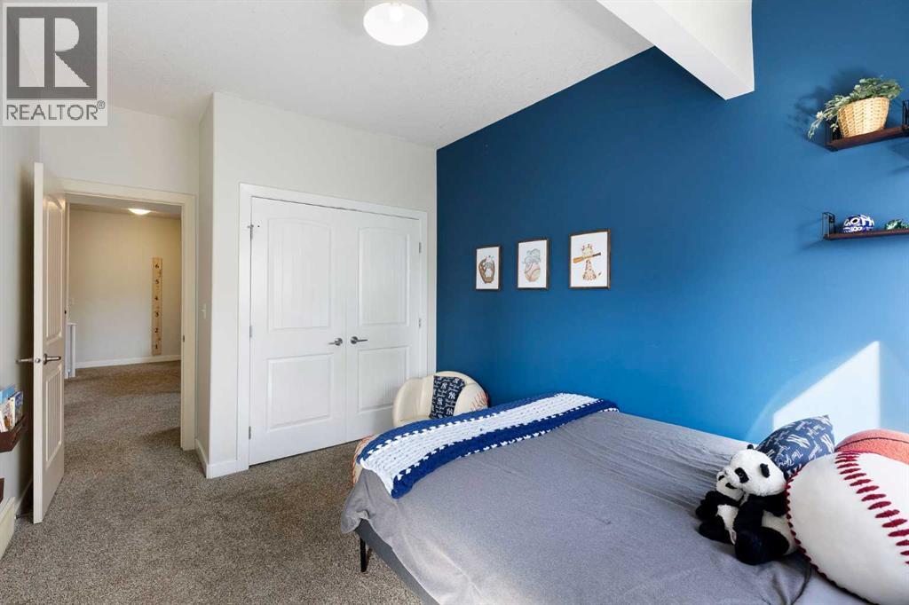 Single Family House for Sale in    Street NE Renfrew Calgary 