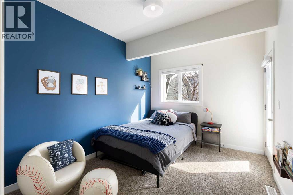 Single Family House for Sale in    Street NE Renfrew Calgary 