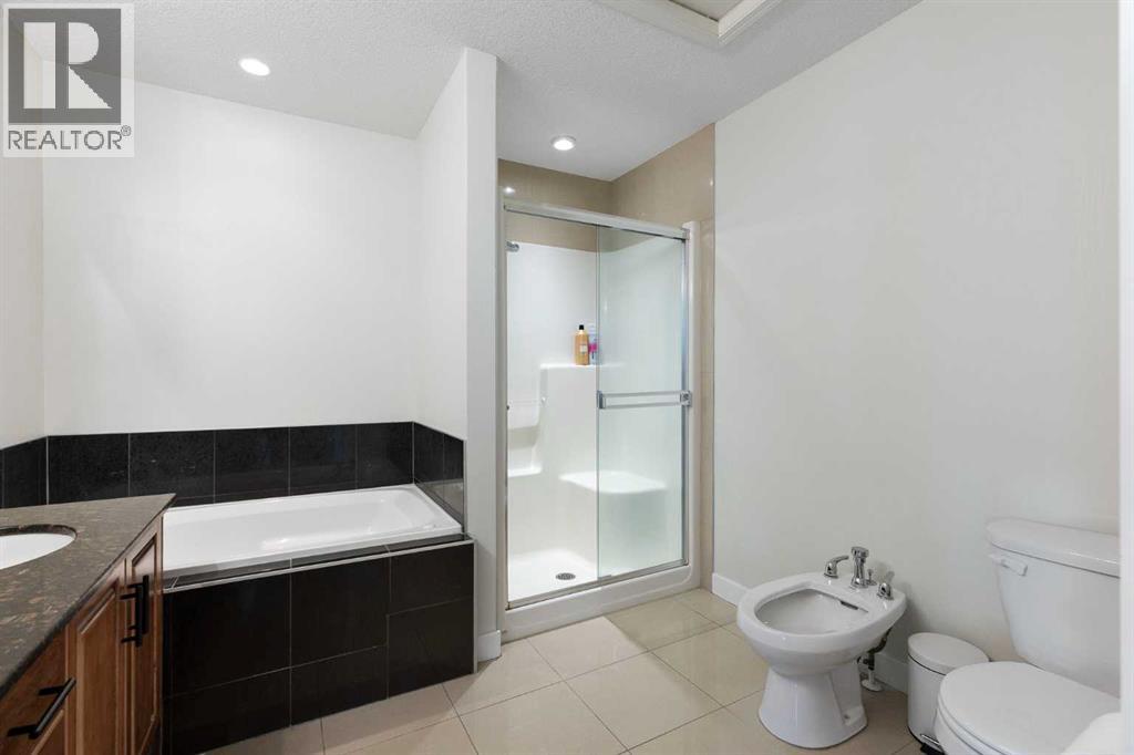 Single Family House for Sale in    Street NE Renfrew Calgary 