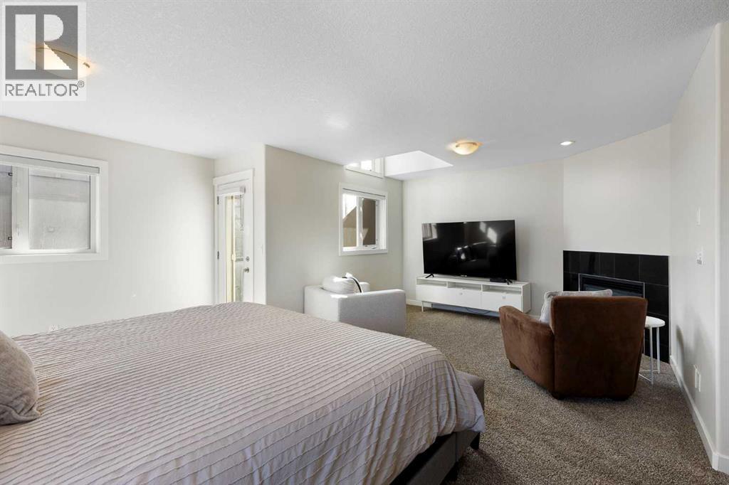 Single Family House for Sale in    Street NE Renfrew Calgary 