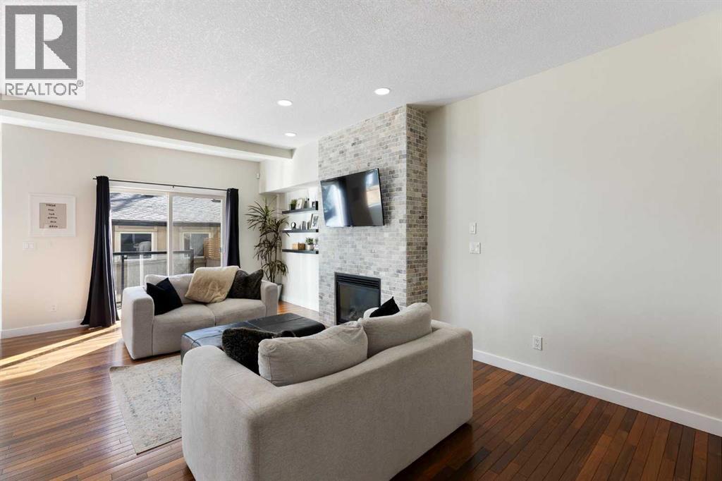 Single Family House for Sale in    Street NE Renfrew Calgary 