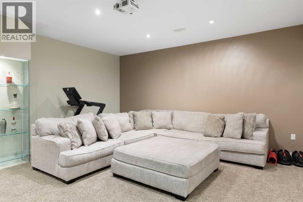 Single Family House for Sale in    Street NE Renfrew Calgary 