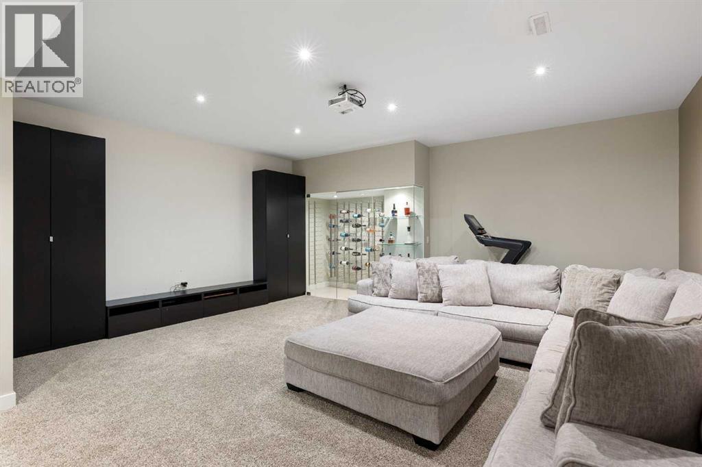 Single Family House for Sale in    Street NE Renfrew Calgary 