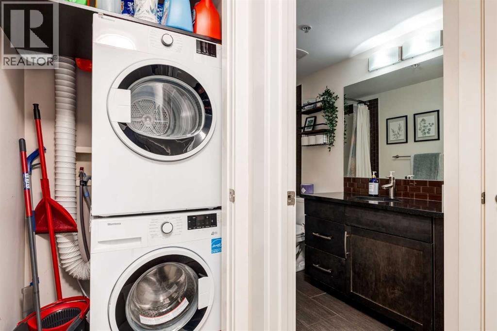 Single Family House for Sale in    Street NE Renfrew Calgary 