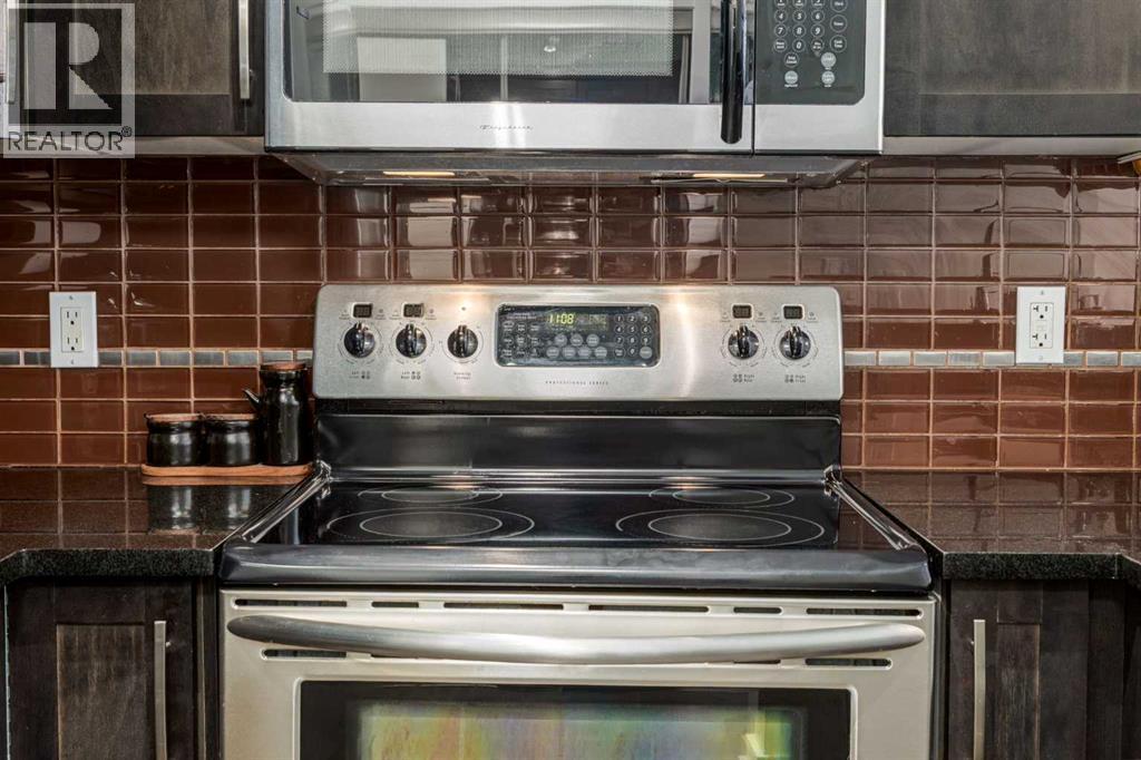 Single Family House for Sale in    Street NE Renfrew Calgary 