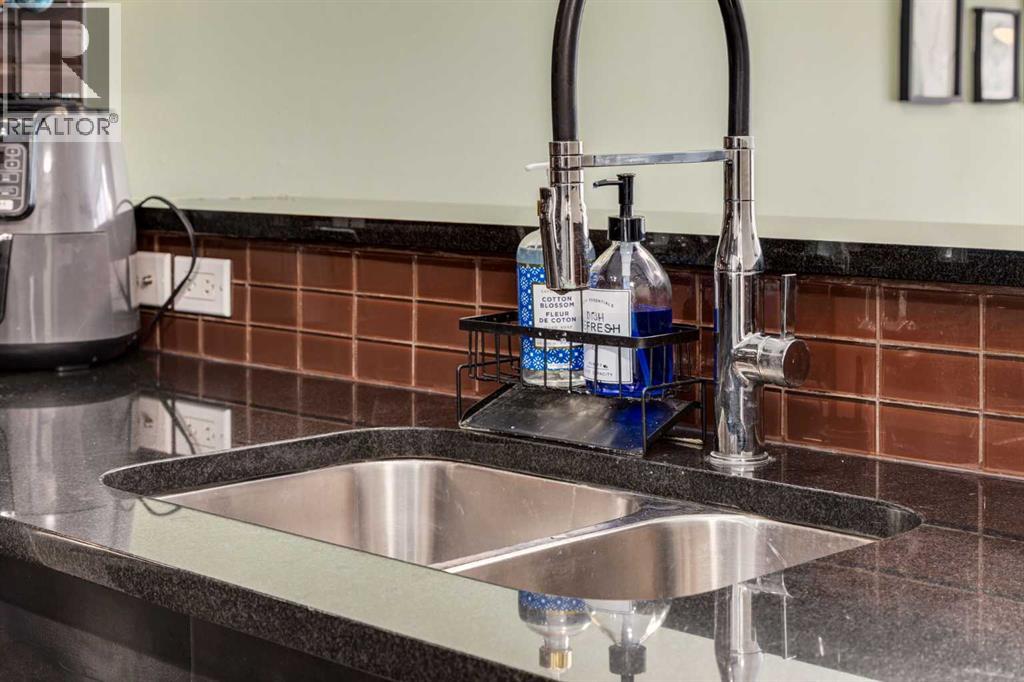 Single Family House for Sale in    Street NE Renfrew Calgary 