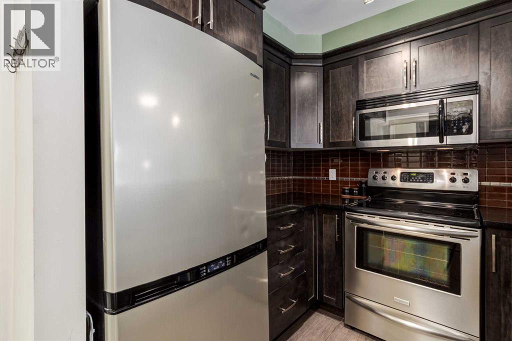 Single Family House for Sale in    Street NE Renfrew Calgary 