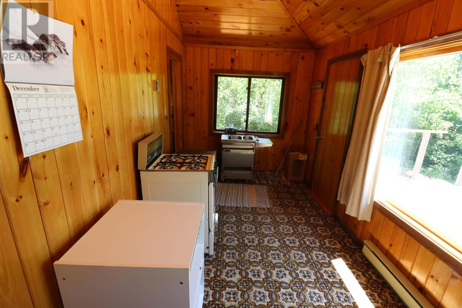 PT 1 23R-14945 SNAKE BAY - 16