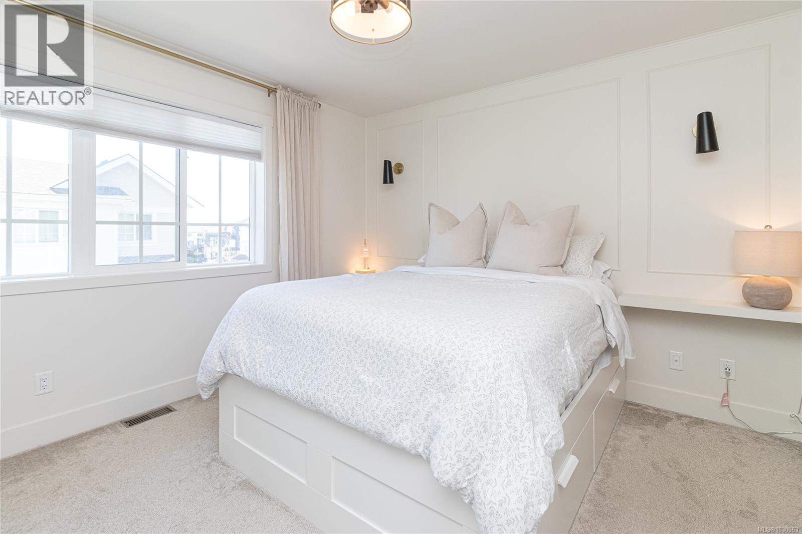 #18 370 LATORIA BLVD - 14