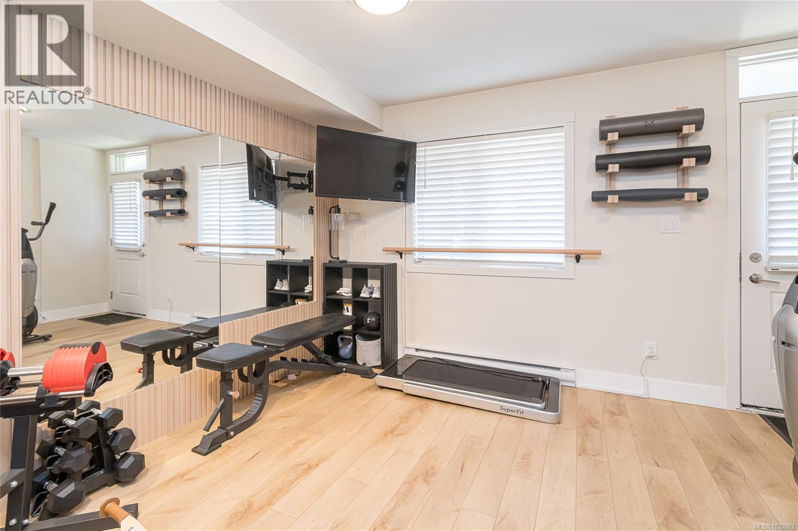 #18 370 LATORIA BLVD - 21