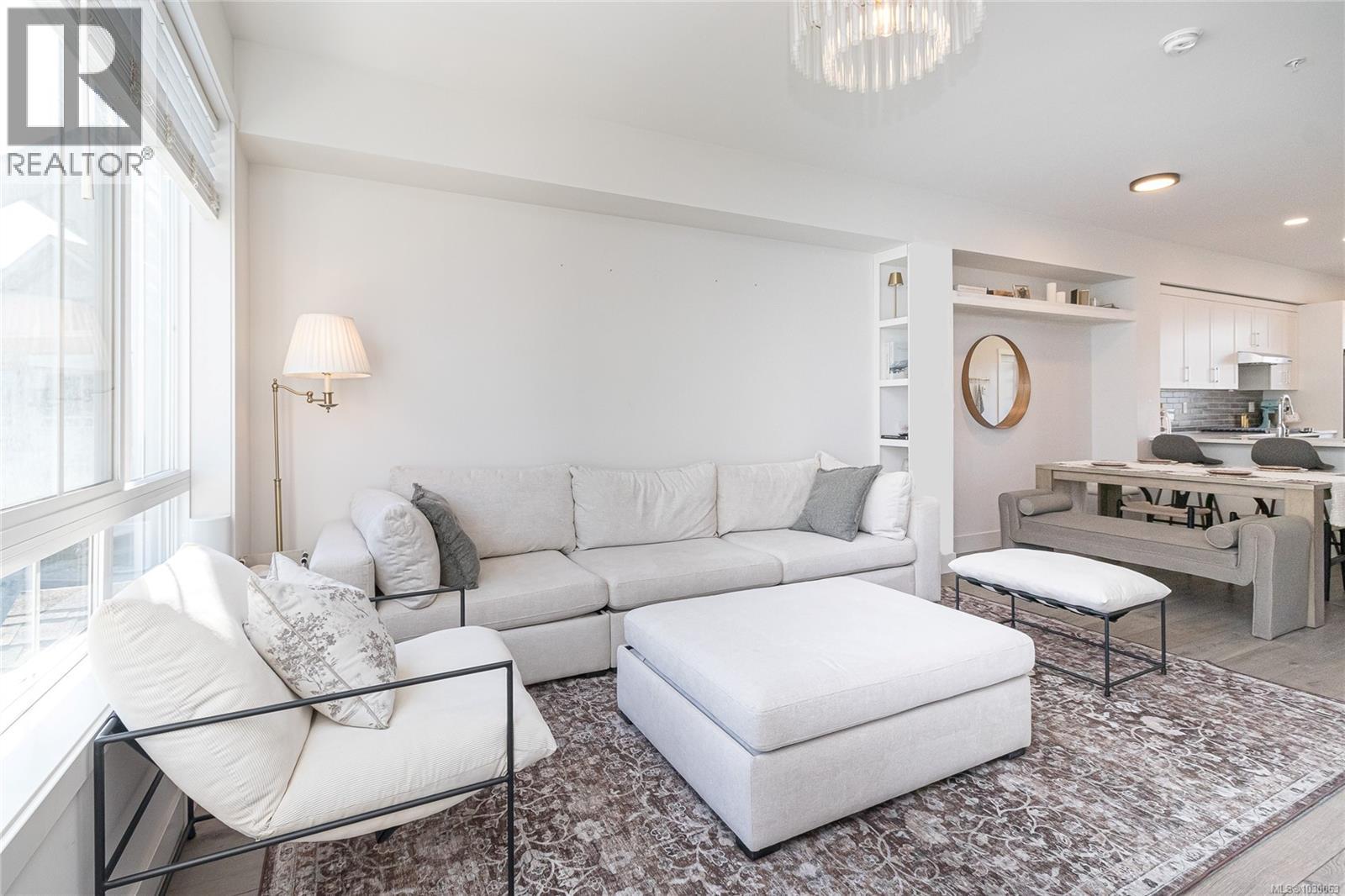 #18 370 LATORIA BLVD - 9