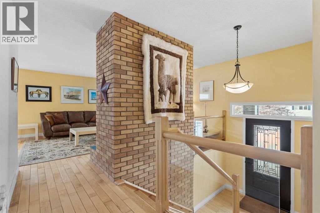 660 Oakwood Place SW, Calgary, Alberta