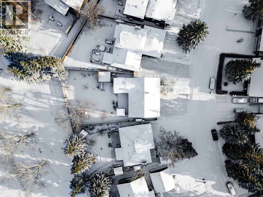 Single Family House Bi-level for Sale in  Oakwood Place SW Oakridge Calgary 