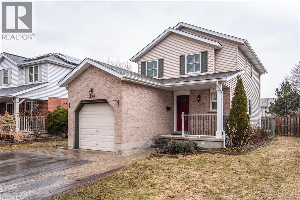236 DARTMOOR Crescent - 1