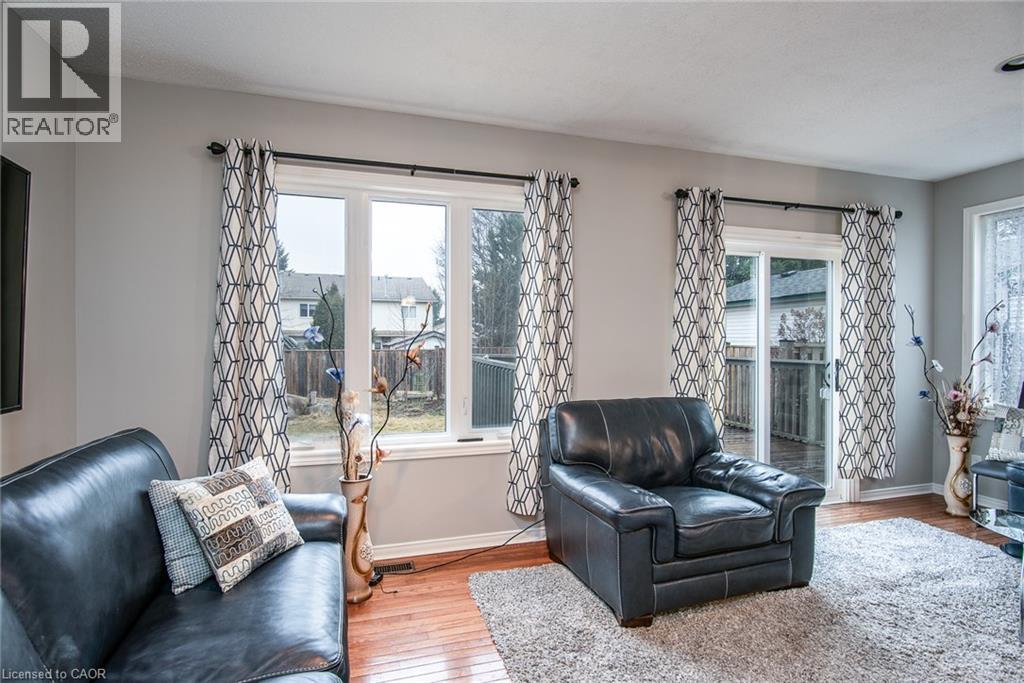 236 DARTMOOR Crescent - 14