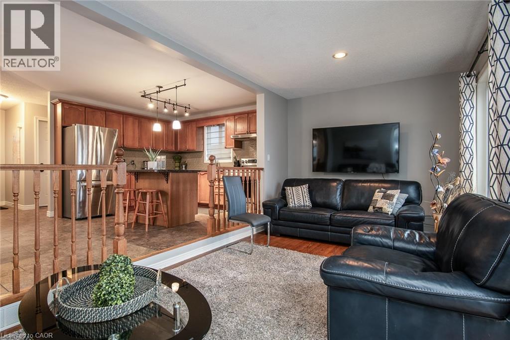 236 DARTMOOR Crescent - 18