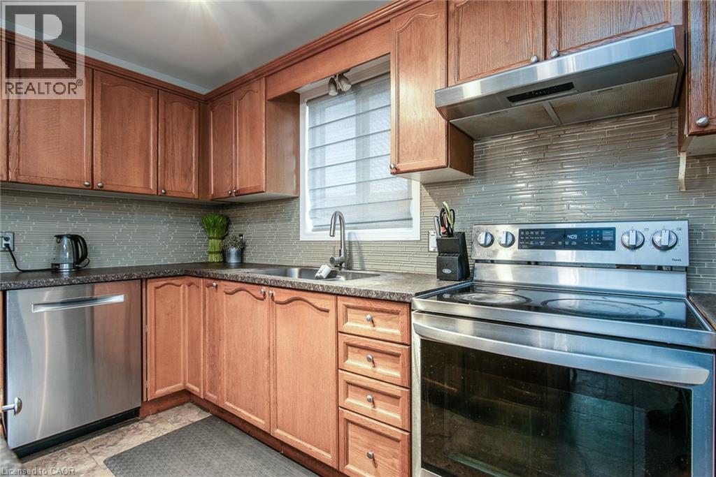 236 DARTMOOR Crescent - 20