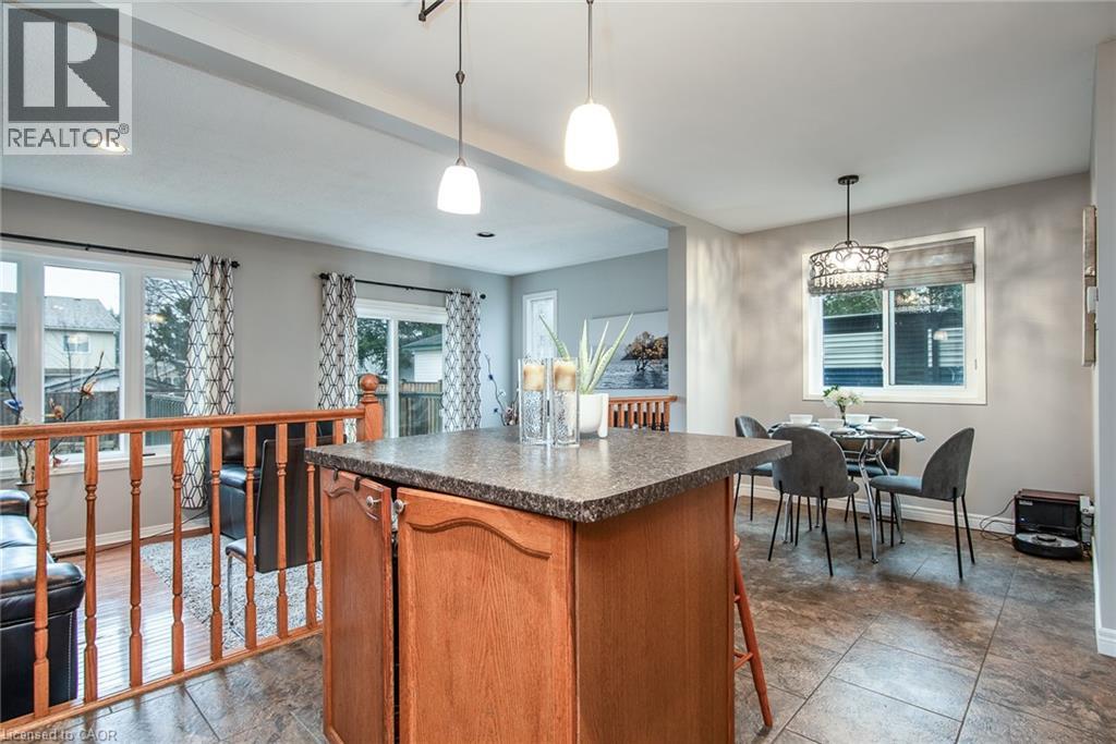 236 DARTMOOR Crescent - 22